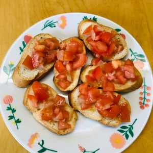 サクサクに焼いて☆トマトと玉ねぎのブルスケッタ